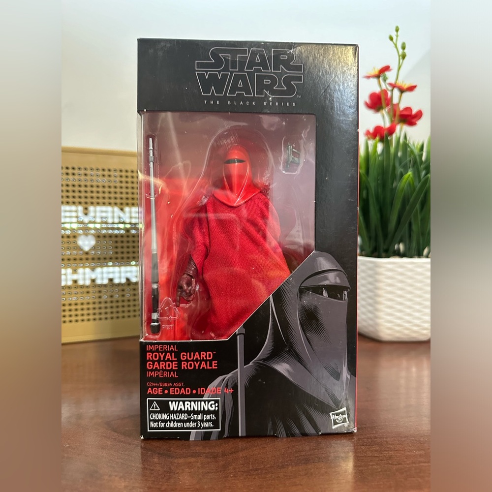 Star Wars The Black Series Imperial Royal Guard Figure